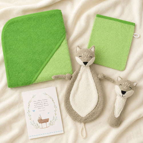 Geschenkset zur Geburt mit Namen – Fuchs mit Kapuzenbadetuch Grün, personalisiert