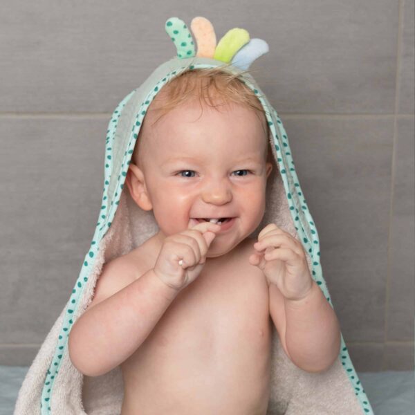 Fehn Kapuzenbadetuch Oktopus mit Baby beim Baden