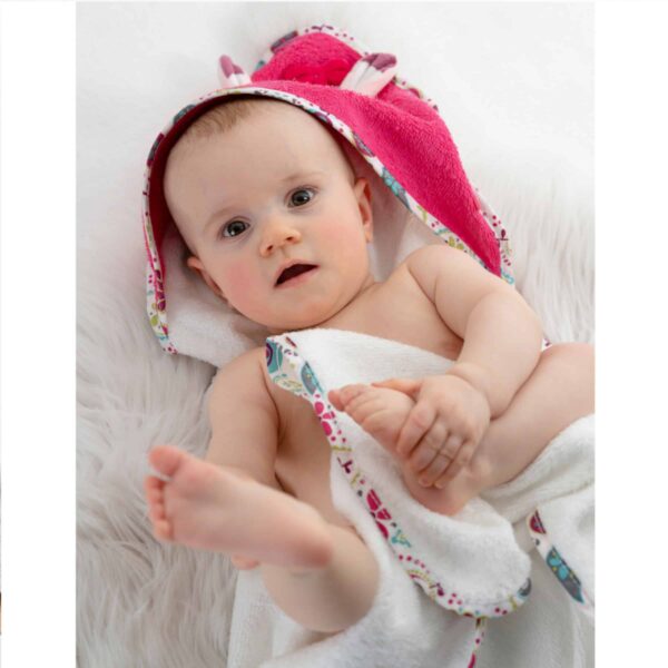 Fehn Kapuzenhandtuch Rehkitz mit spielendem Baby