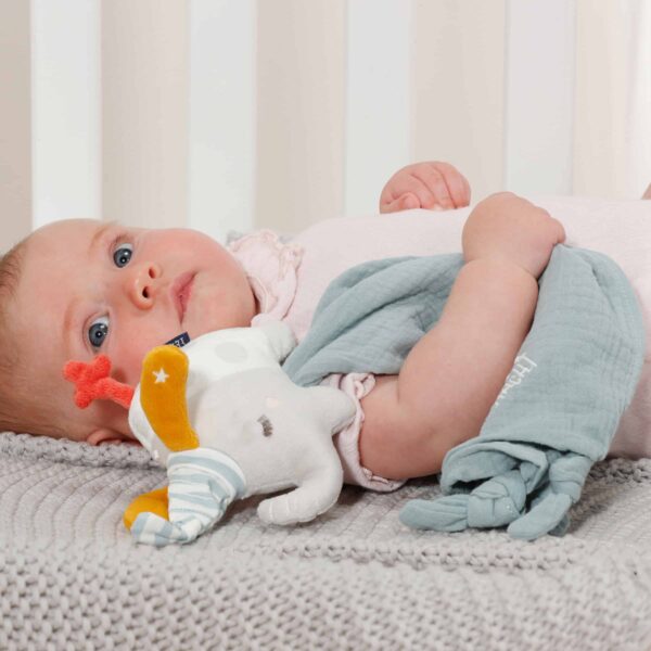 Fehn Schmusetuch Elefant mit kuschelndem Baby