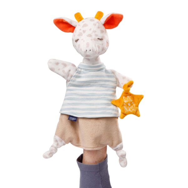 Fehn Schmusetuch Handpuppe Giraffe an der Hand