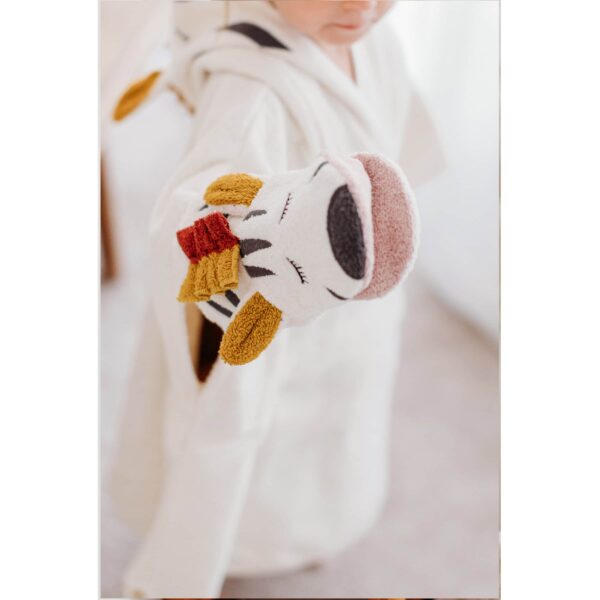 Kikadu Waschlappen Zebra an der Hand