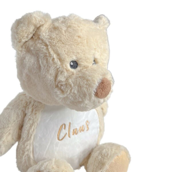 Personalisiertes Kuscheltier Teddy mit Blick auf das Gesicht
