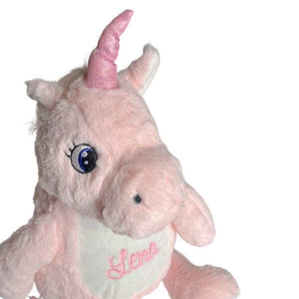 Personalisiertes Stofftier Einhorn mit Blick auf das Köpfchen