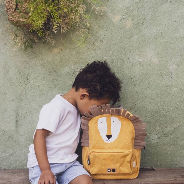 Kindergartenrucksack Mr. Lion von Trixie Baby mit Kind