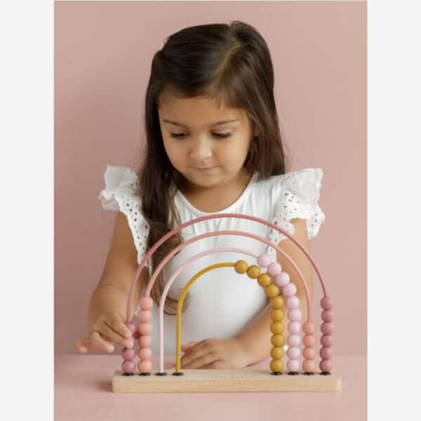little-dutch-regenbogen-motorik-abacus-maedchen
