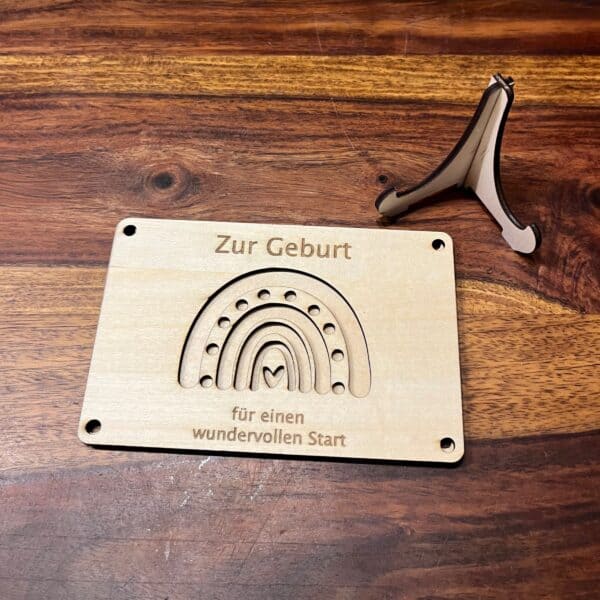 geldgeschenkkarte-holz-geburt-regenbogen-zusammengelegt