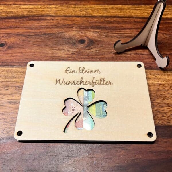 geldgeschenkkarte-holz-kleiner-wunscherfueller-befuellt