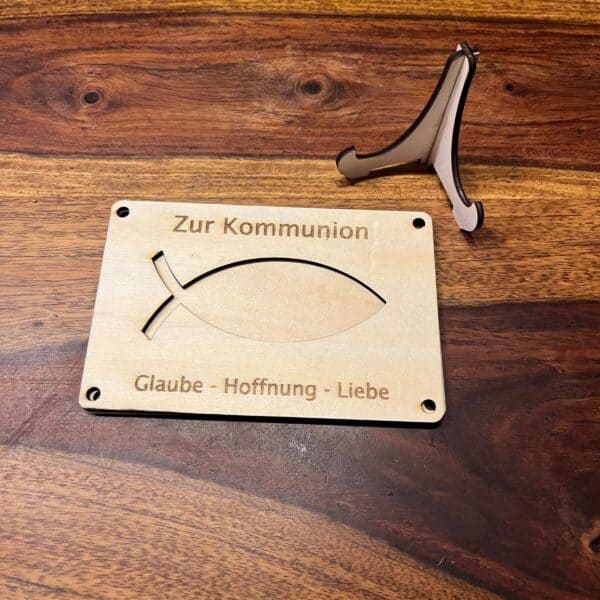 holzgeschenkkarte-kommunion-fisch-zusammengelegt